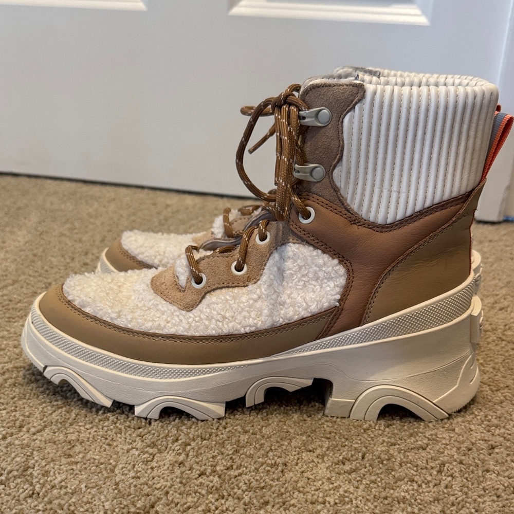 Sorel Women's Brex Cozy Lace Booties
